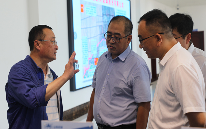 中蓝晨光化工研究设计院来我公司参观考察  大.jpg